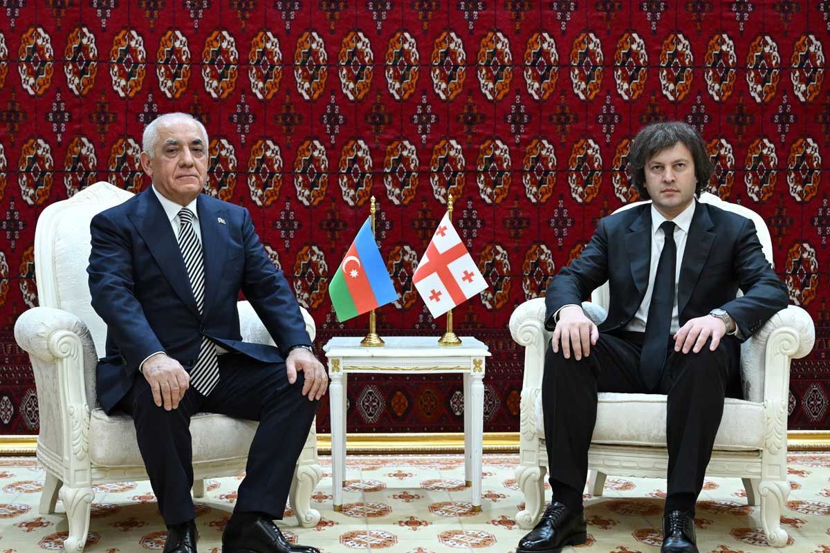 Əli Əsədov Aşqabadda Kobaxidze ilə görüşdü