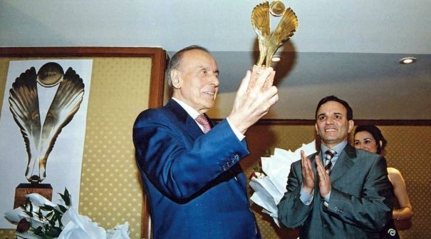 Heydər Əliyev “Jurnalistlərin dostu” seçiləndə niyə təəccüblənmişdi: “Əvvəlcə inanmadım”