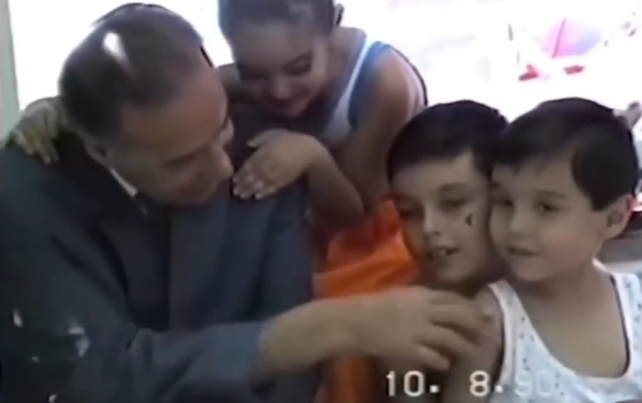 Heydər Əliyev nəvələri ilə birgə - VİDEO