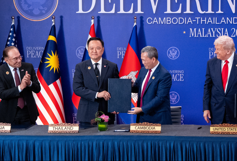 Tramp müharibə edən ölkələri barışdırdı