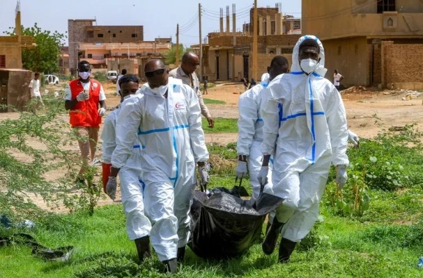 Sudanda kütləvi məzarlıq salındı - FOTOLAR