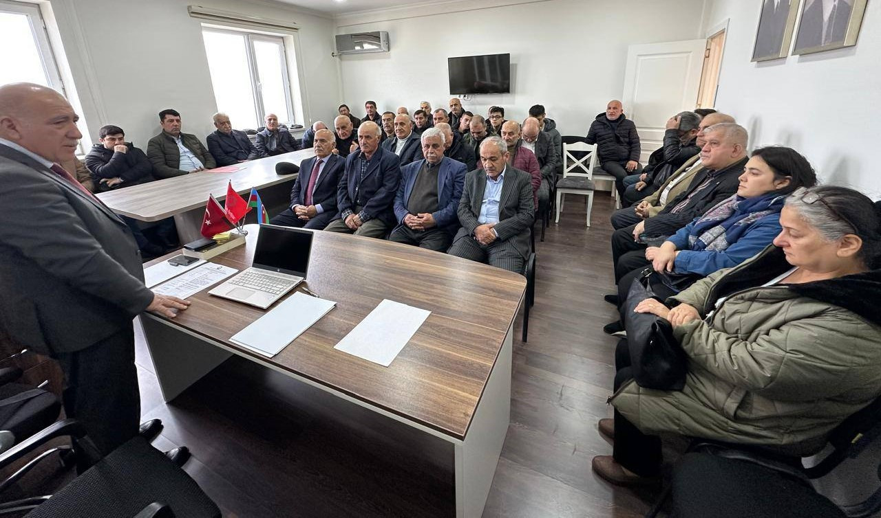 Pənah Hüseyn partiya sədrliyindən İSTEFA VERDİ