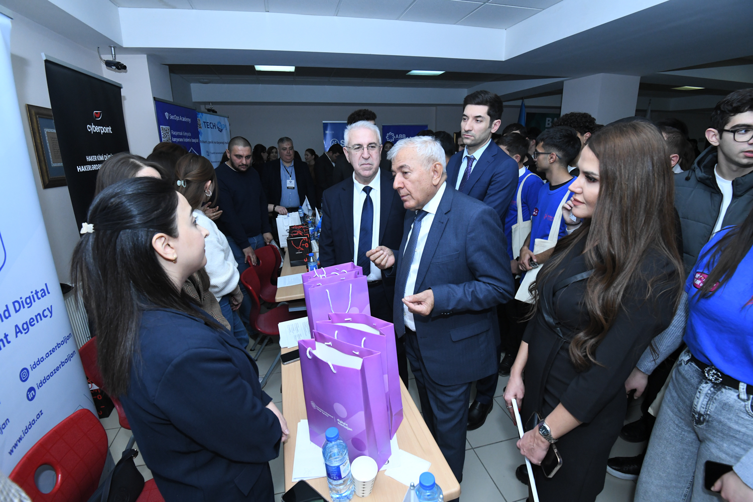 BMU-da sərgi təşkil olunub - FOTOLAR