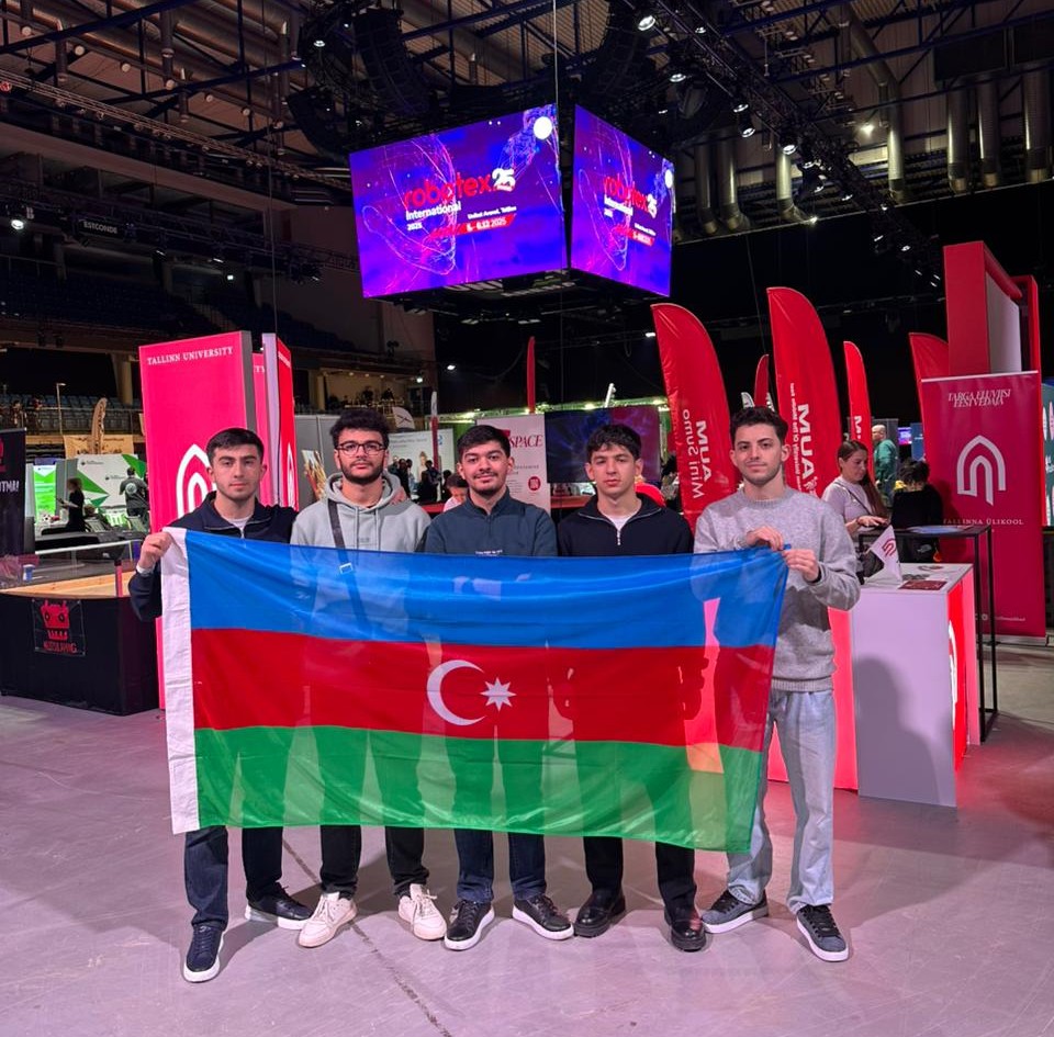 UNEC tələbələri Azərbaycanda&nbsp;1-ci, dünyada 5-ci oldular - FOTO