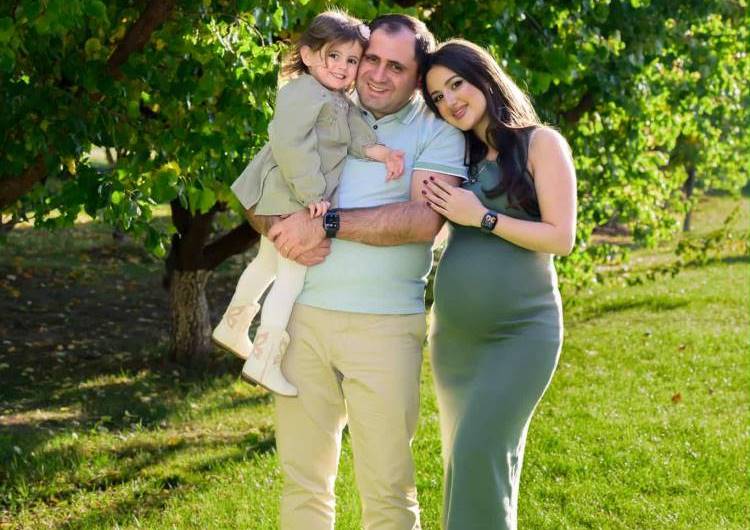 Erməni müdafiə naziri ata olub