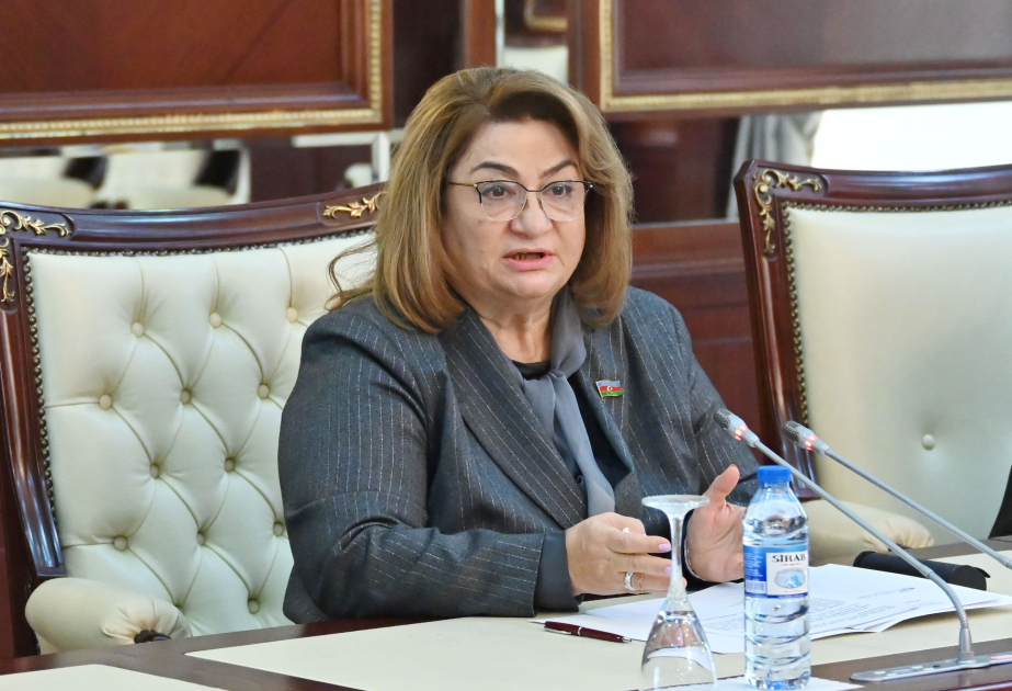 Atanın uşağa&nbsp;baxması onu&nbsp;hörmətdən salmır - Komitə sədri&nbsp;