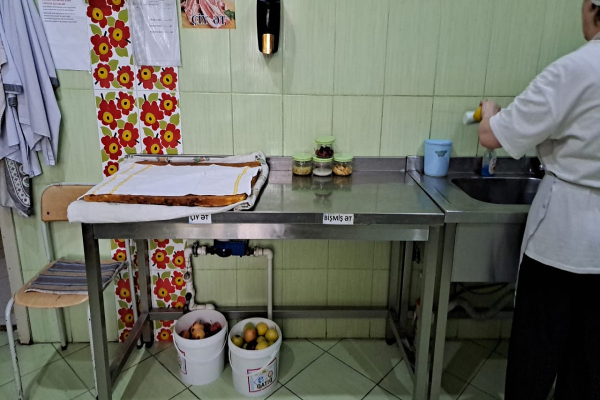 32 saylı bağçada uşaqlara iylənmiş ətdən yemək bişirilirmiş? - Rəsmi cavab