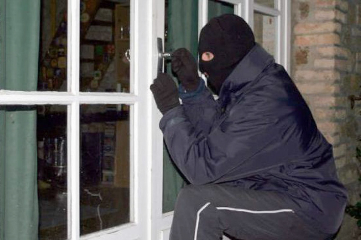 Bakıda mağazalardan oğurluq edildi