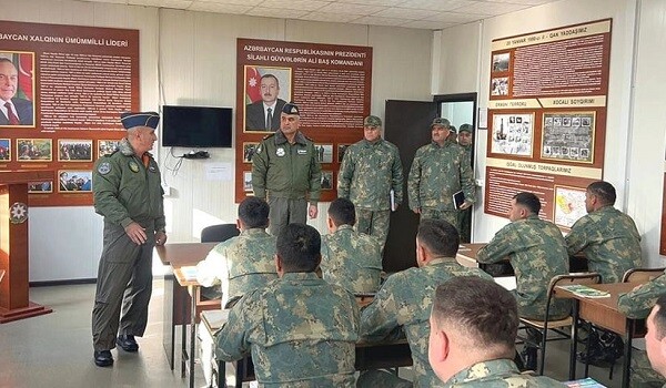 General İslamzadə hərbi hissədə yoxlama apardı