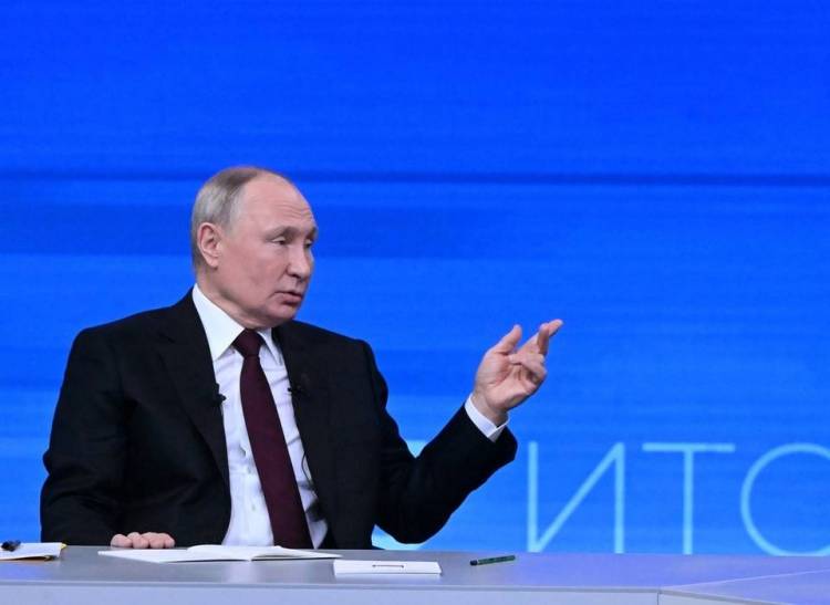 Putin rusların suallarını canlı yayımla cavablandırır