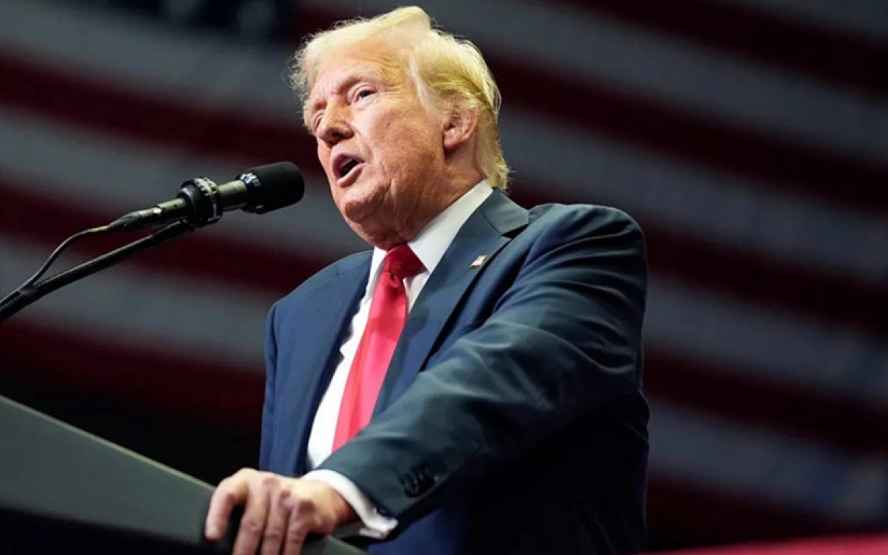 Tramp özünə 1 milyard dollar kompensasiya&nbsp;təyin edə bilər