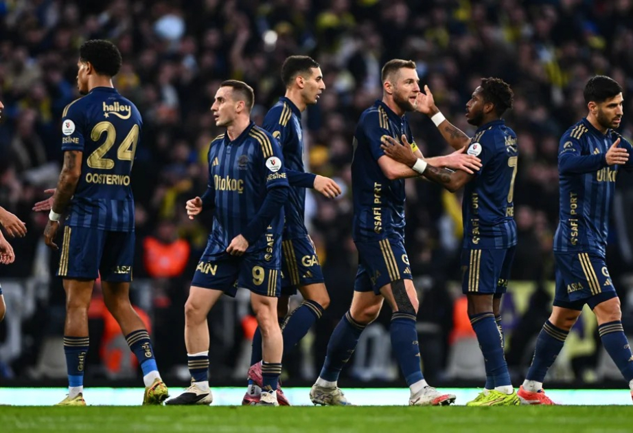 "Fənərbağça"&nbsp;liderliyə yüksəldi