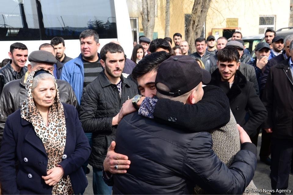 Bu gün məhkumlar ailələrinə qovuşacaq - Amnistiya başladı