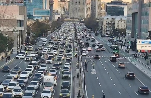 Sürücülərin nəzərinə - tıxac olan yolların SİYAHISI