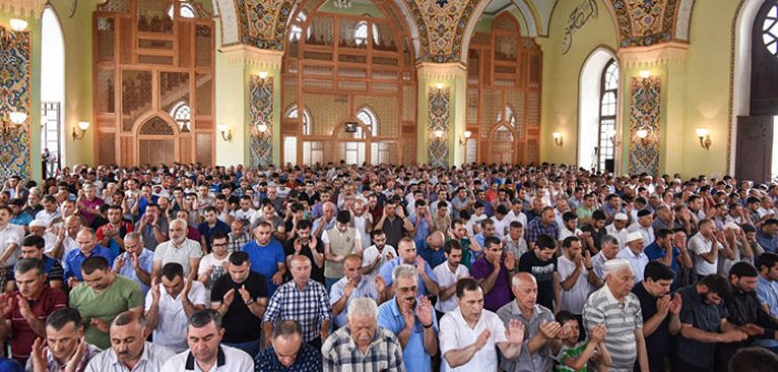 Heydər Məscidində vəhdət namazı qılındı