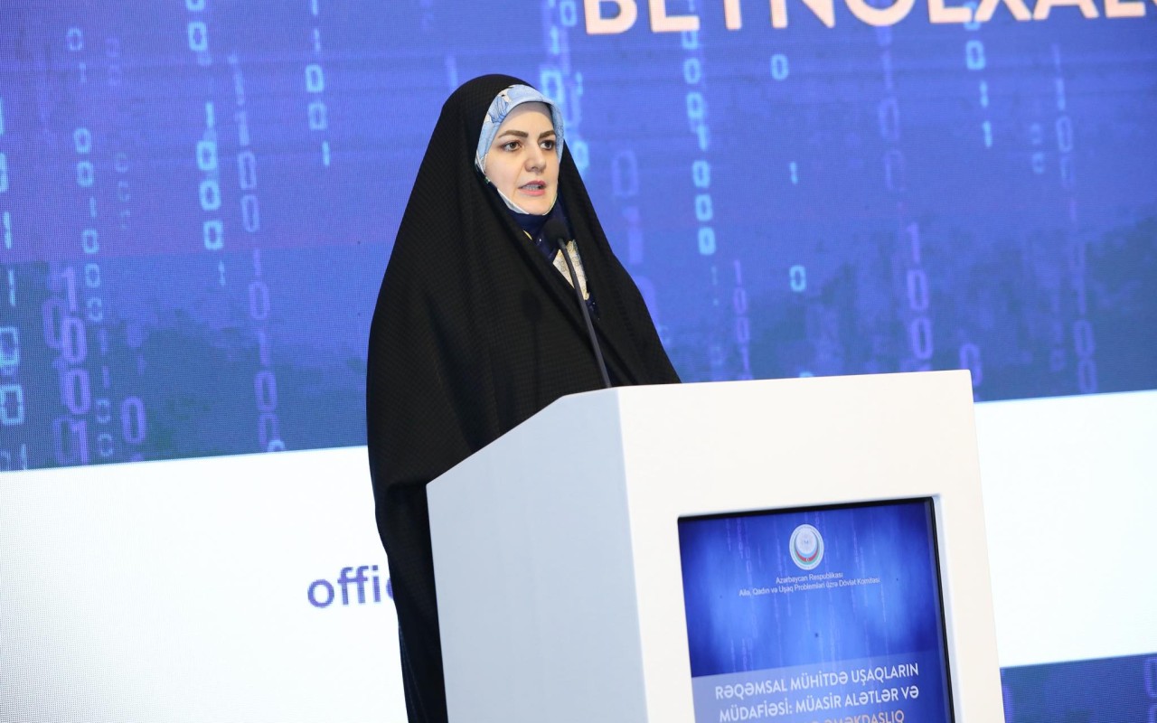 Pezeşkianın qızı Bakıda şeir dedi - GÖRÜNTÜLƏR