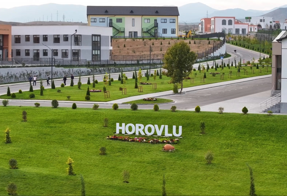Köç karvanı Horovlu kəndinə çatdı