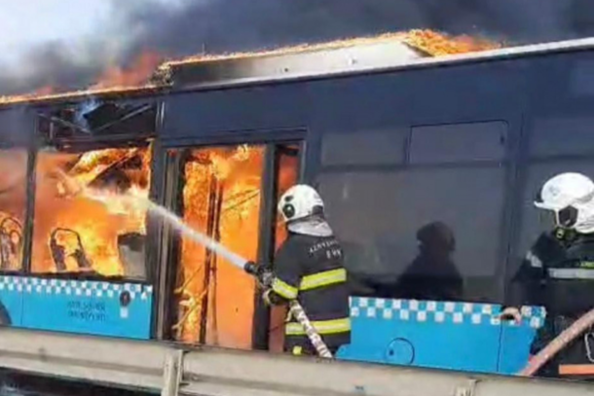 Sarayda marşrut avtobusu YANDI