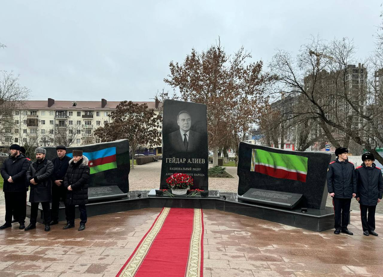 Qroznıda qəzaya uğrayan təyyarəyə memorial&nbsp;ucaldıldı