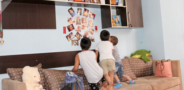 Valideynlərini itirmiş uşaqlarla bağlı qanunlarda dəyişiklik təsdiqləndi