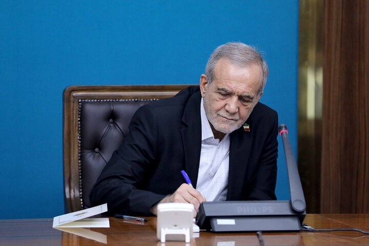 Pezeşkian xristianlara mesaj ünvanladı