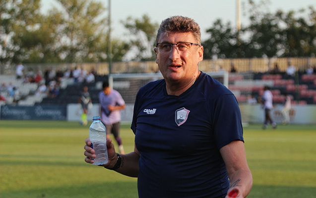 AFFA söyüş söyən baş məşqçini cəzalandırdı