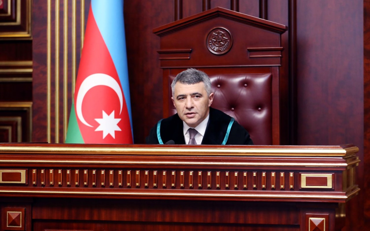 Yeni hakimlər and içdilər - FOTOLAR