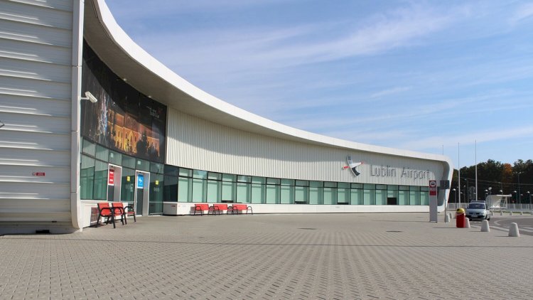 Polşanın iki hava limanının fəaliyyəti dayandırıldı&nbsp;