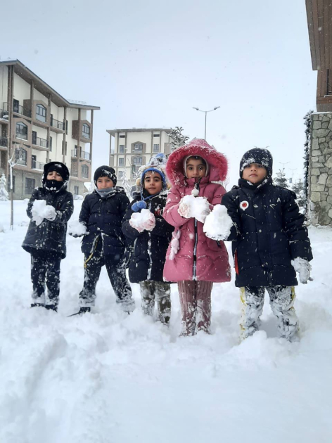 Kəlbəcərdə uşaqların qar sevinci &ndash; FOTOLAR