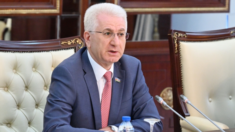 Deputata ağır itki üz verdi