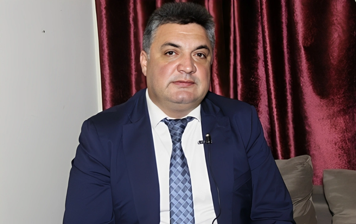 Qayadan aşan maşındakılar Namiq Mənanın qızı və ailəsi imiş