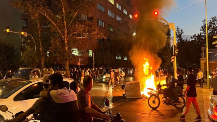 İranda xalq etirazları genişlənir - azı 20 nəfər öldürülüb