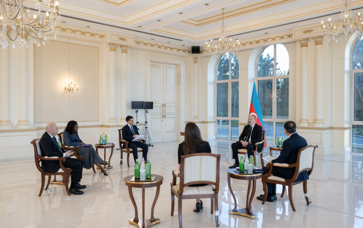 Prezidentin müsahibəsinə hazırlıq - GÖRÜNTÜLƏR