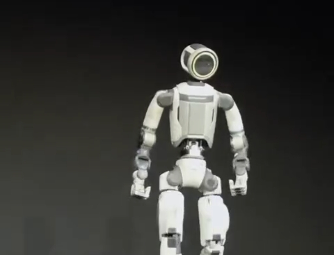 İnsan kimi yeriyə bilən robot hazırlandı - GÖRÜNTÜLƏR