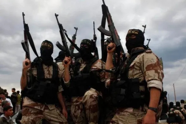 İranda polis zabiti öldürüldü