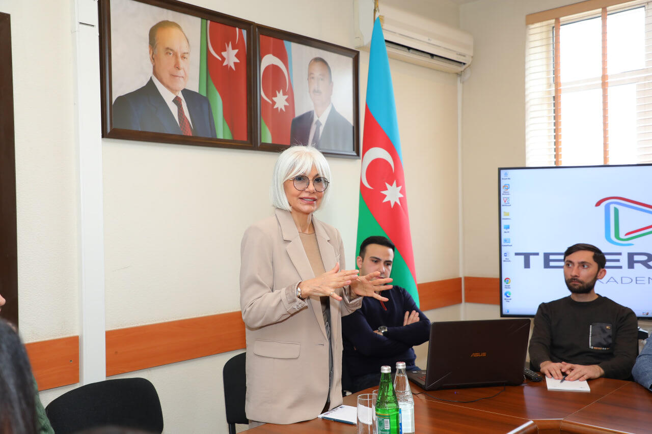 "Mediada Azərbaycan dili" təlimləri keçirilib