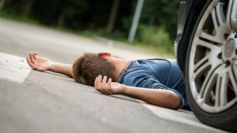 Gəncədə yeniyetməni maşın vurdu