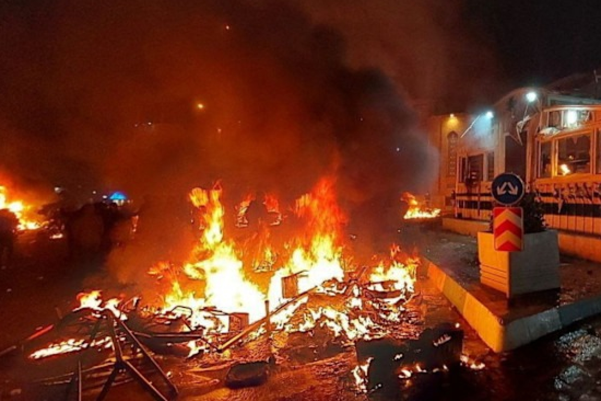 Tramp İranda hərəkətə keçir - VACİB TOPLANTI