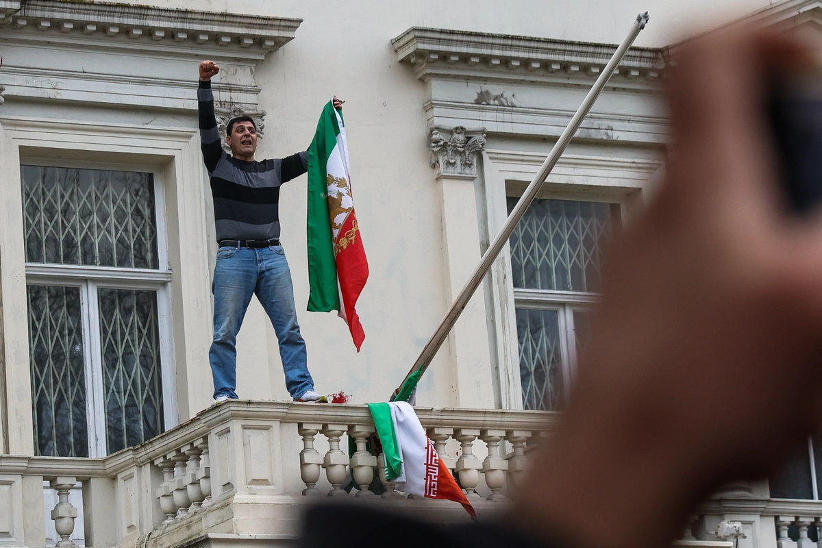 İran Britaniyaya etiraz etdi: səfir XİN-ə çağırıldı