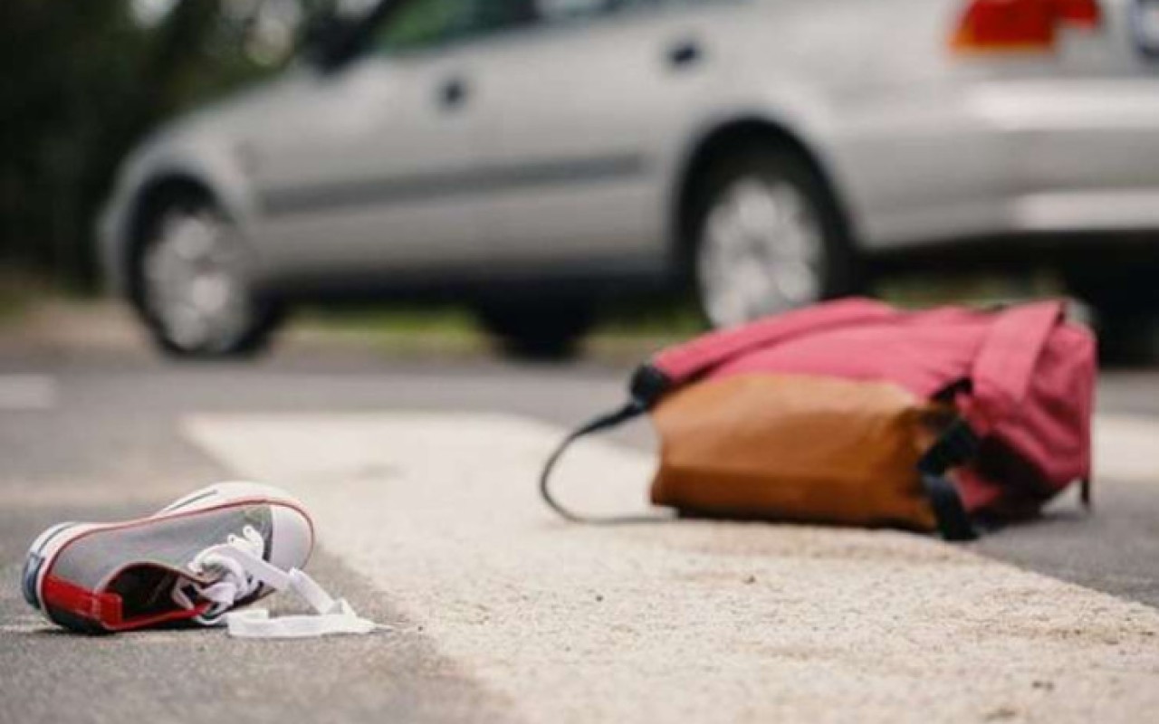 Qusarda məktəbli qızları maşın vurdu