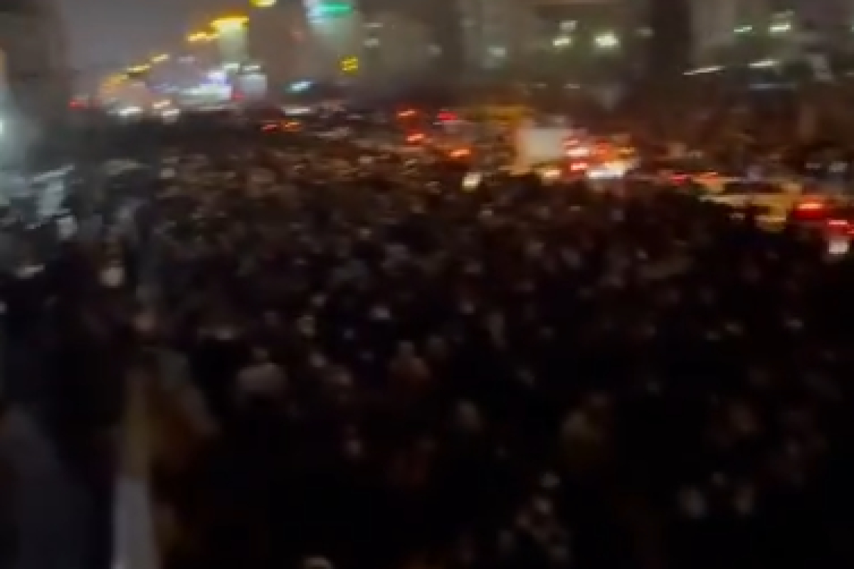 Tehran küçələrində böyük izdiham - GÖRÜNTÜLƏR