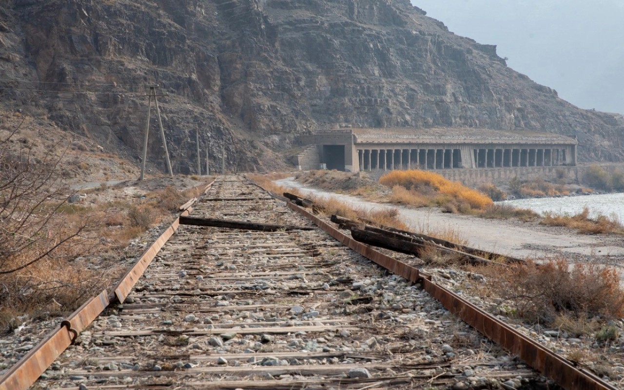 Naxçıvanda dəmir yolu xətti boyunca&nbsp;10 stansiya yenidən qurulacaq - FOTOLAR