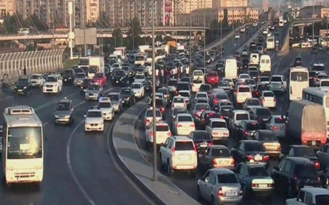 Hazırda tıxac olan yolların SİYAHISI