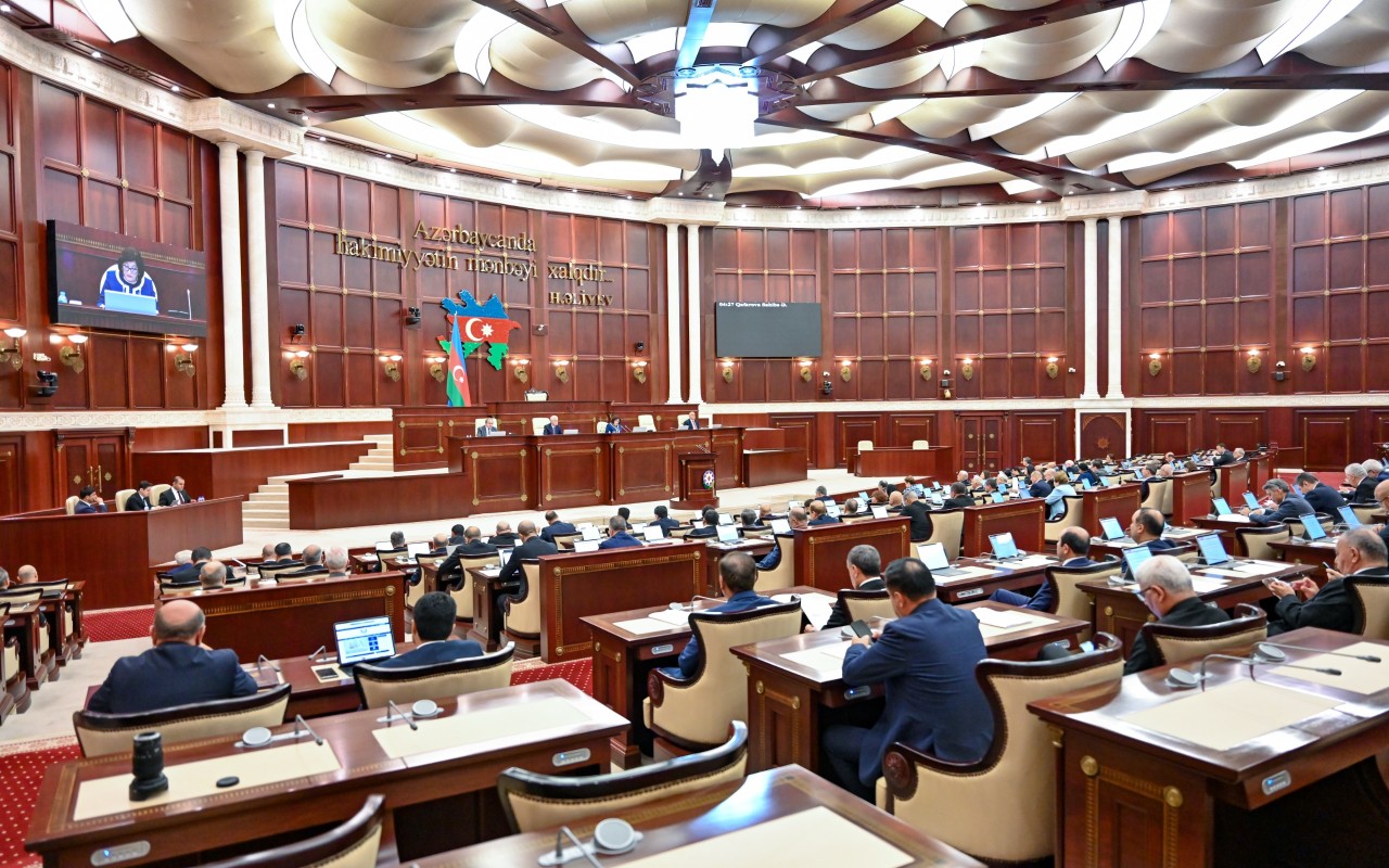 Deputatların tətili başa ÇATDI