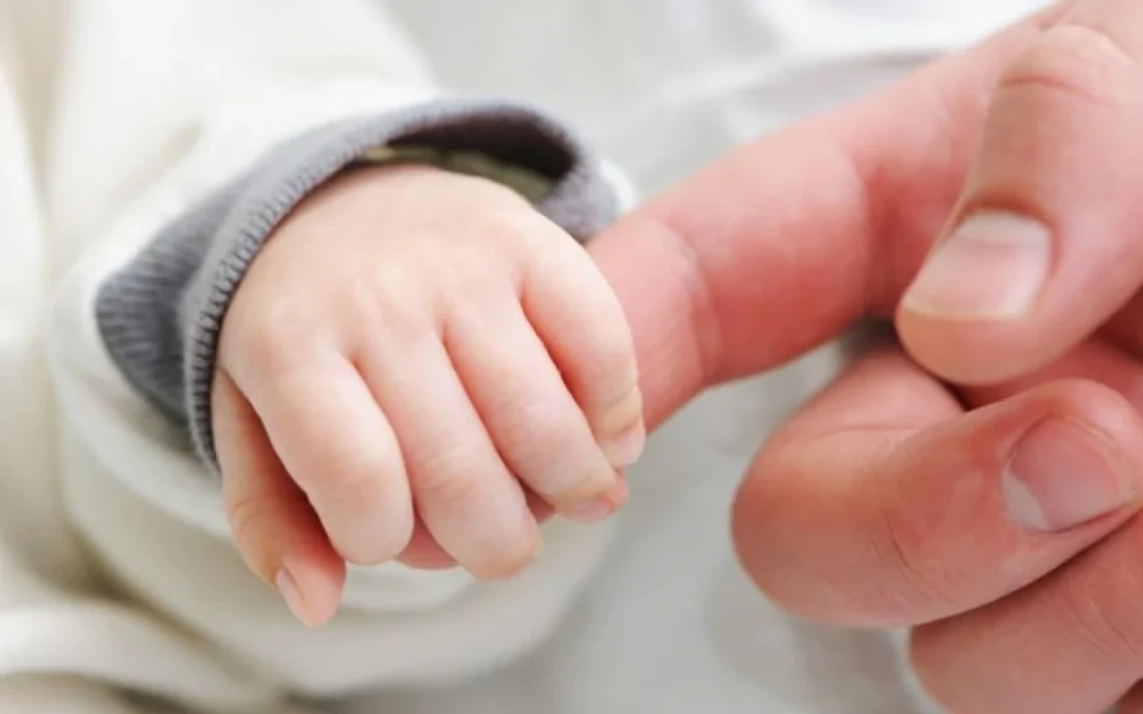 Xırdalanda 1 yaşlı körpə öldü