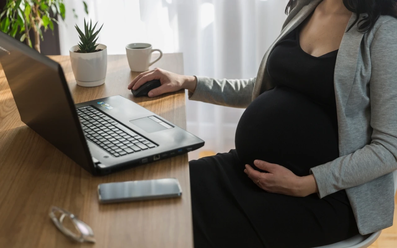 Hamilə qadınlara əlavə məzuniyyət veriləcək