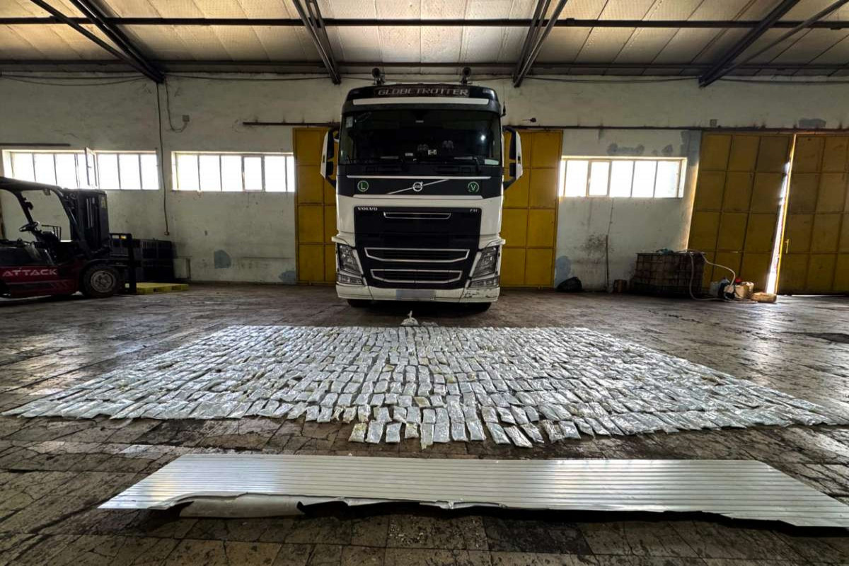 Naxçıvan gömrüyündə 39 kiloqramdan artıq heroin aşkarlandı