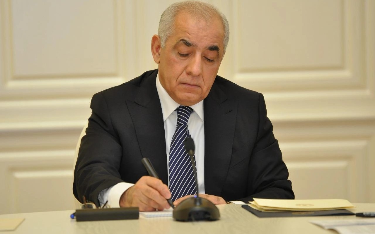 Baş nazir hüquqi şəxslərlə bağlı&nbsp;qərar imzaladı