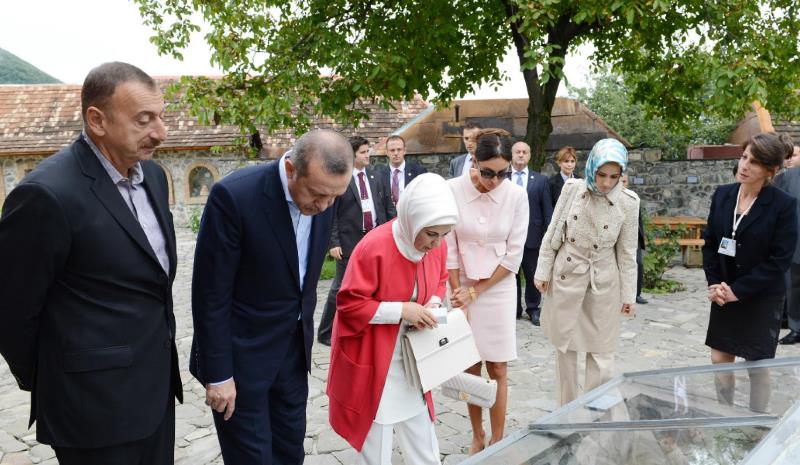 Prezidentə bələdçilik etmiş şəkili &ldquo;biznes ledi&rdquo; - MÜSAHİBƏ