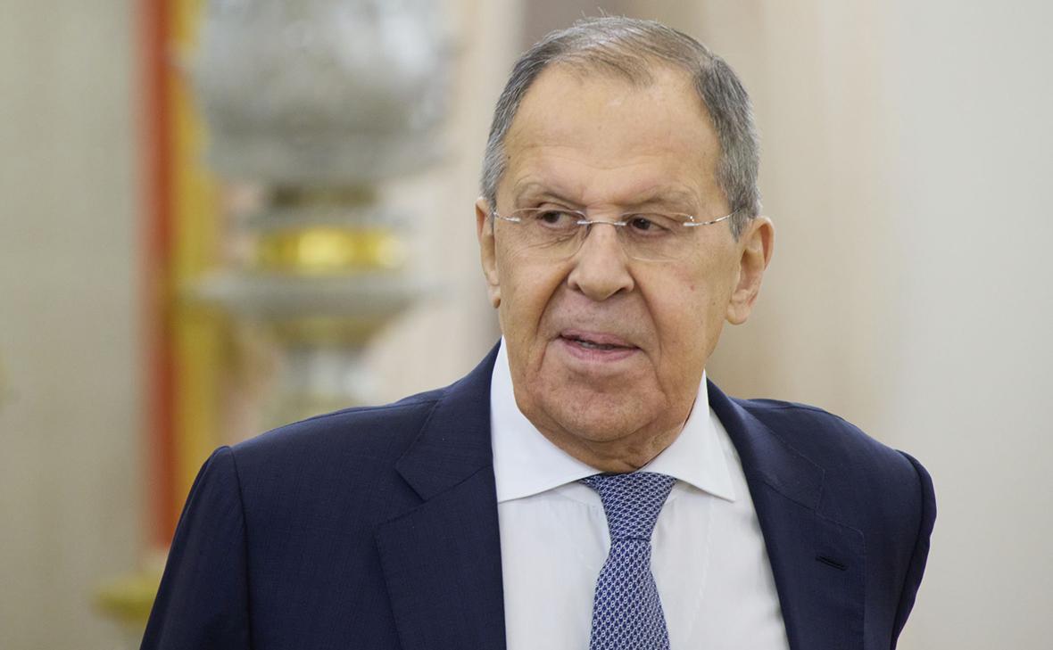 Lavrov Qrenlandiyanı Krımla müqayisə edib